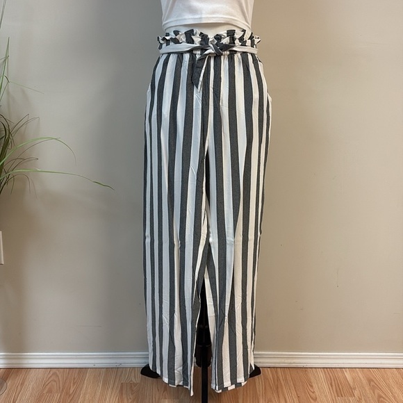 American Eagle Outfitters Grey and White Tie Front straight leg Pants size S - Picture 3 of 5